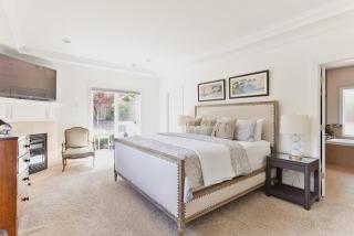 Stylish retreat, minutes from downtown Bellevue - 9