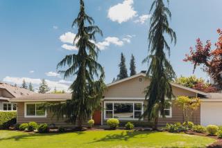 Stylish retreat, minutes from downtown Bellevue - 7