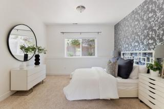 Stylish retreat, minutes from downtown Bellevue - 3