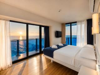 Premium Luxury 2-Bedroom Family Suite & Sea View - 5