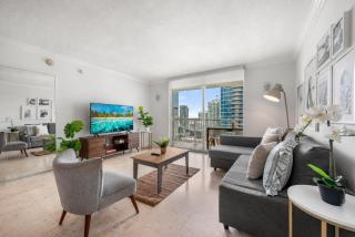 Centric 40thFloor Brickell Condo FREE parking by Palermo Home Miami - 9