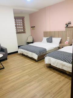 Downtown Accommodation - 9
