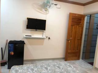 Meadow Brook Oasis Suites - 2