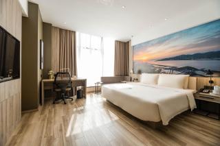 Atour Hotel Ningbo Laowaitan - 5