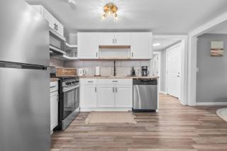 The Howder House Refined 1BR Sleeps 4 - 5