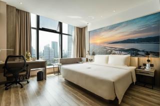 Atour Hotel Ningbo Laowaitan - 1
