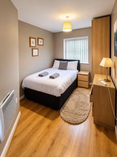 Spacious Coventry City Centre 2-Bed Apartment 2 Baths & Free Parking - 6
