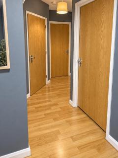 Spacious Coventry City Centre 2-Bed Apartment 2 Baths & Free Parking - 5