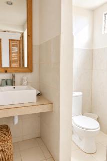 Absolute Beachfront Studio with Kitchen & Balcony - 5