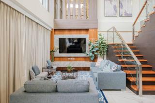 Penthouse Generous Living Spaces - 9