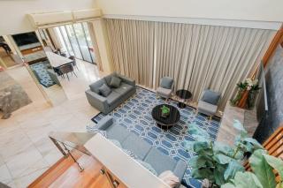 Penthouse Generous Living Spaces - 8
