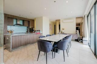 Penthouse Generous Living Spaces - 7