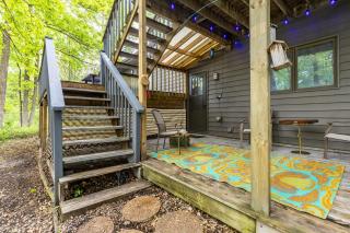 Spacious 3BR Home with 3Car Garage and Fiber Wi-Fi - 4