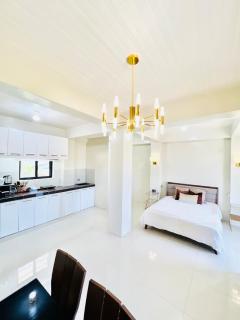 Spacious Studio in the Heart of the City - 7