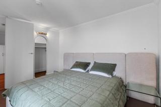 Oceanfront Retreat in Glenelg - 4
