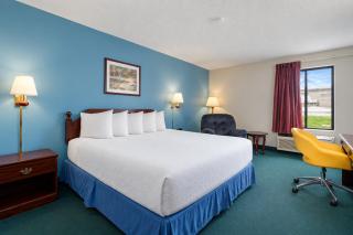 Days Inn by Wyndham Battlefield Rd/Hwy 65 - 8