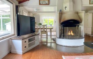 Awesome Home In Bredaryd With House Sea View - 7
