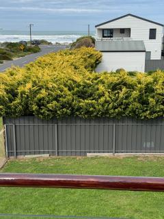 Karma Waters Beach House, 100m from beach - 7