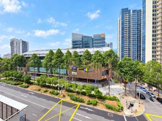 A Hotel Farrer Park - Newly Renovated - 6