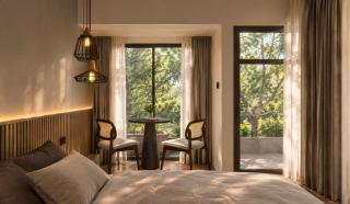 Guru Giri Family Studio 3Pax Private Pool Villa Yogyakarta - 4