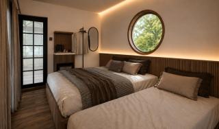 Guru Giri Family Studio 3Pax Private Pool Villa Yogyakarta - 2