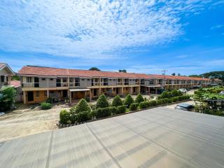 City Center 2BR Home near airport with Pool Access - 4