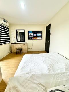 City Center 2BR Home near airport with Pool Access - 2