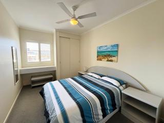 Ocean View 1 - Bring your own linen. - 1