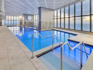 Level 50 3BR Skyhome - Heated Sky Pool & Panoramic Ocean Views, Parking - Ideal for Repco Supercars GC500 - 5