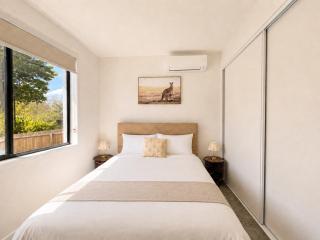 Brandnew 4bd home in Sunnybank near Train station - 9
