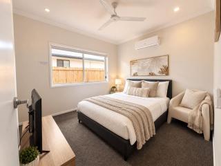 5mins to Grand Plaza I Direct Bus to CBD I max 4 guestsI - 2