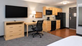 Candlewood Suites Minot by IHG - 8