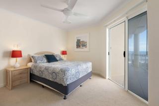 Pacific Waves Apartments - 7