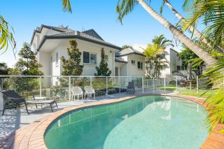 Pacific Waves Apartments - 5
