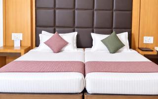 The Golden Crown Luxury Hotel - 4