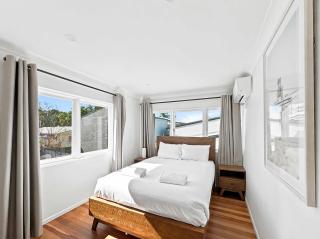3BR Caloundra Home Walk to Beach Boat Parking - 2