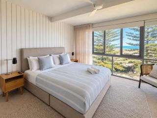 Shoreline Retreat - Ocean Views - 2 King Beds - 8