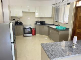 Nyali modern 2 BR Apartment with Pool, AC, Wifi - 2