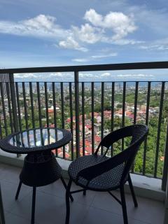 1 br with balcony on the hilltop facing sea view - Cebú - 3