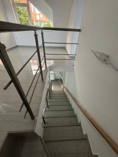 Vilă Moderna - 1