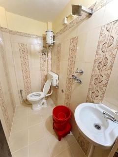 Hotel Vatika Inn - 9