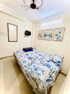 Hotel Vatika Inn - 2