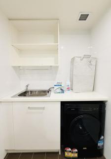 CBD 1BDR stay with Pool Spa and Free Parking - 2
