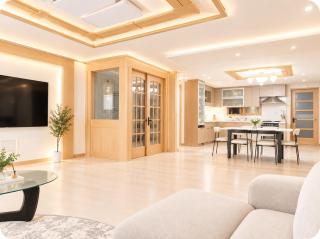 Family & Group Retreat Walk to Hongdae, 4BR, 2BA - 1