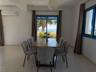 Seafront Villa with Private Pool - 7