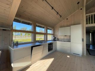 Hedda Lenningen - 3 bedroom cabin with view towards Langsua National Park - 1