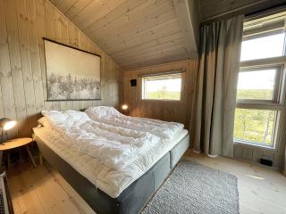 Hedda Lenningen - 3 bedroom cabin with view towards Langsua National Park - 6