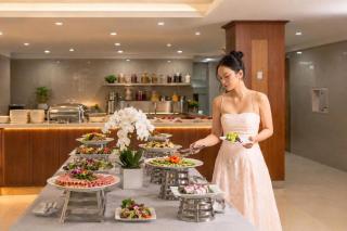 SeaFront Hotel DaNang - 4