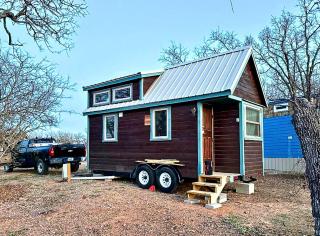 Cozy Pet-Friendly Lakefront Tiny Home with Kayaking & Scenic Views Near Eastland, Texas - 0
