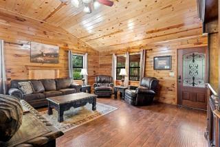 Rustic Cabin with Fireplace & Peaceful Forest Setting in Broken Bow, Oklahoma - 4